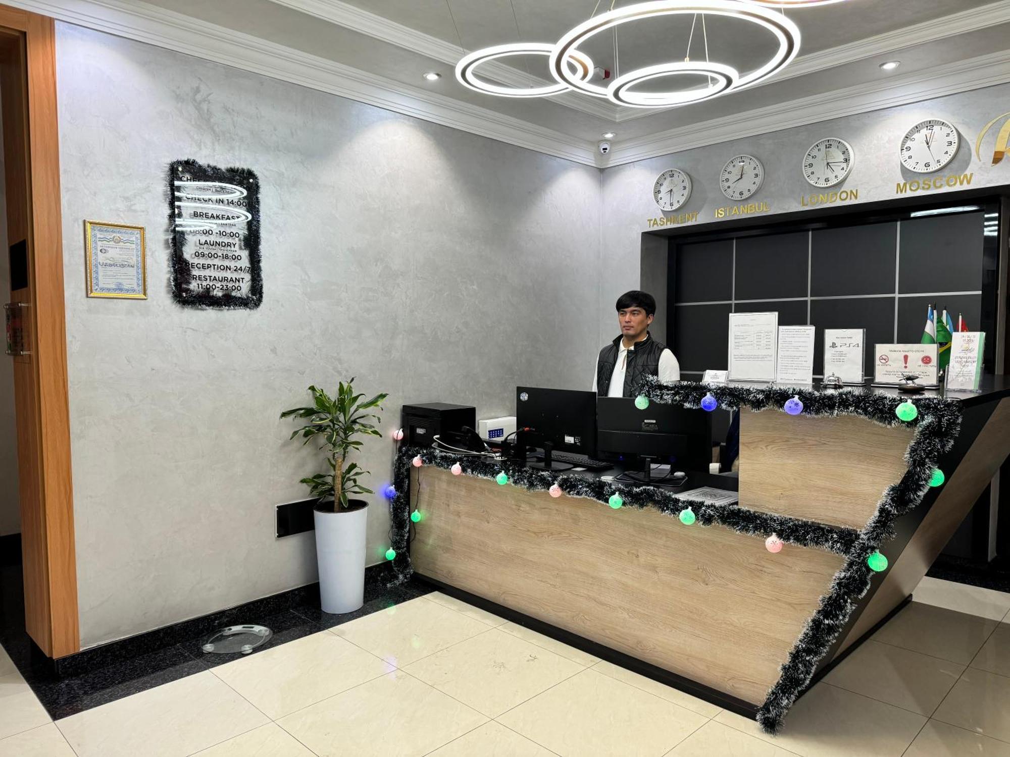 The Moon Tashkent Hotel 外观 照片