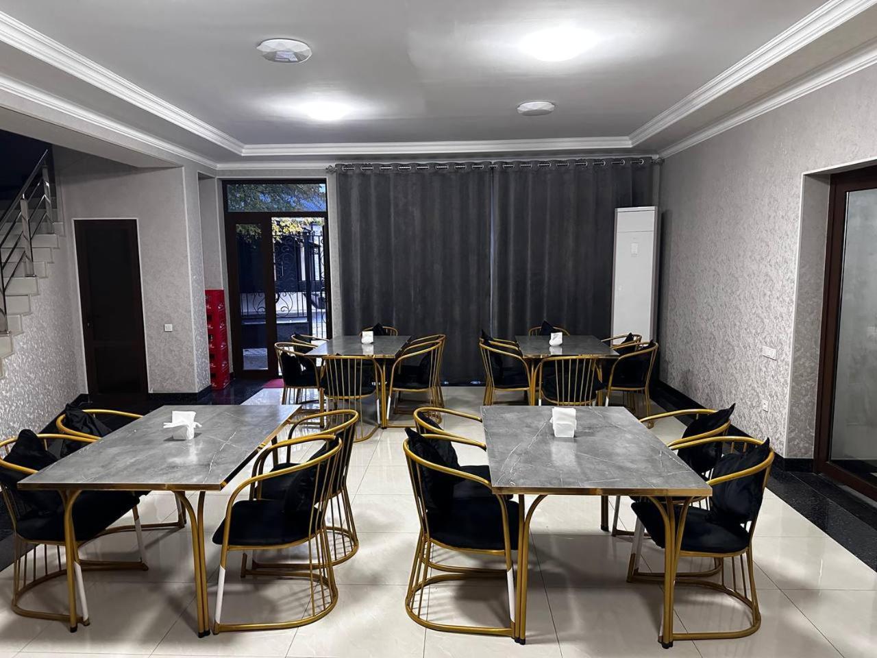 The Moon Tashkent Hotel 外观 照片
