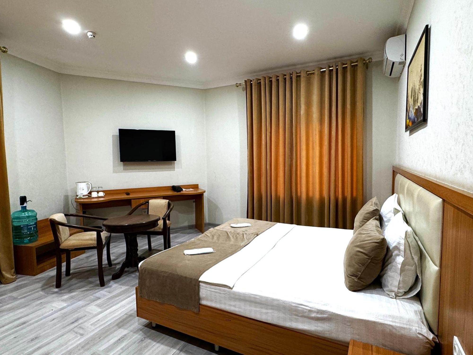 The Moon Tashkent Hotel 外观 照片