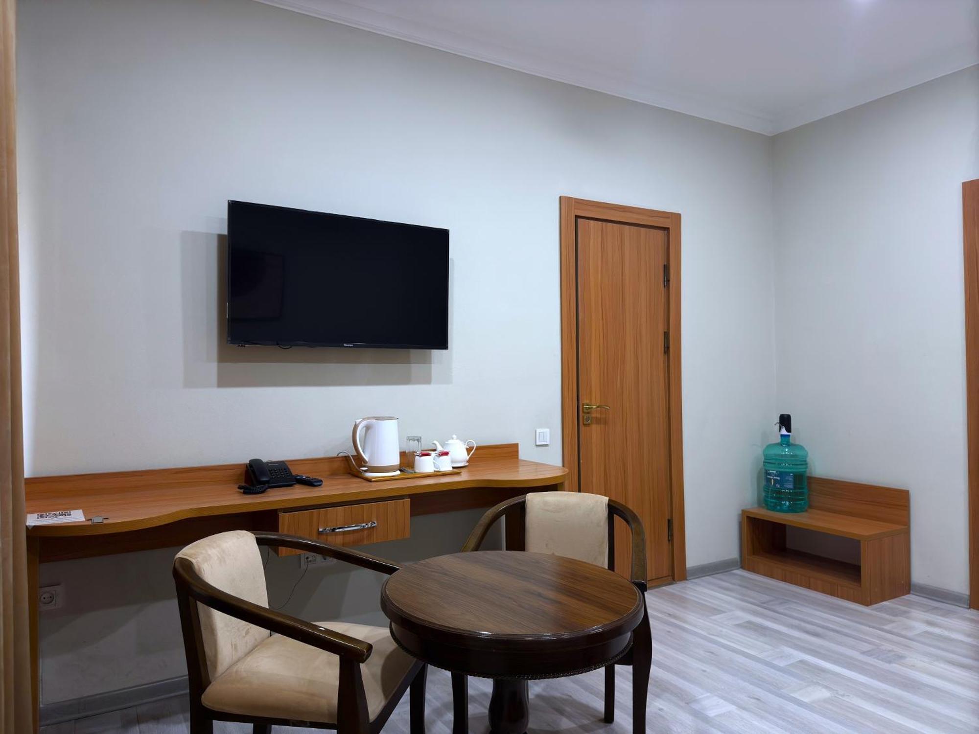 The Moon Tashkent Hotel 外观 照片