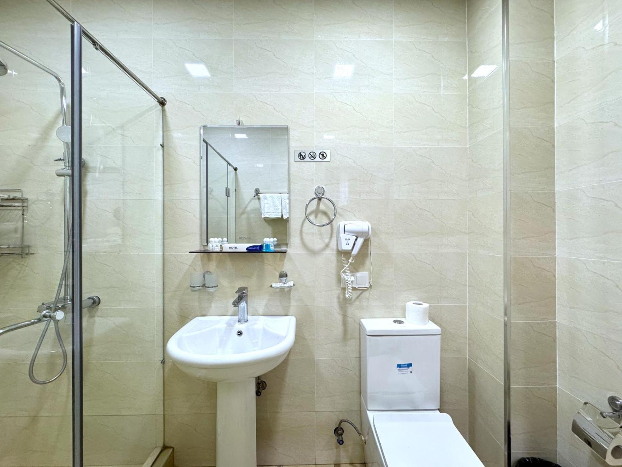 The Moon Tashkent Hotel 外观 照片