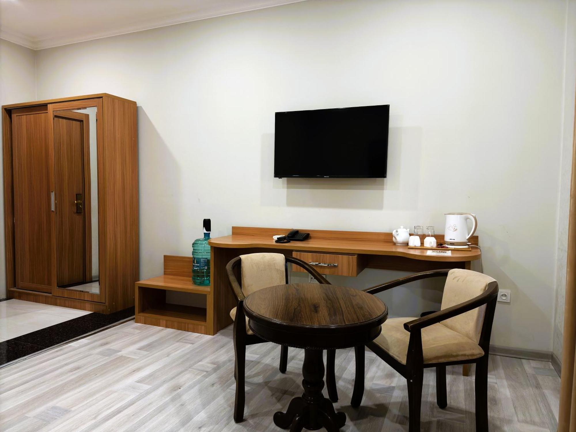 The Moon Tashkent Hotel 外观 照片