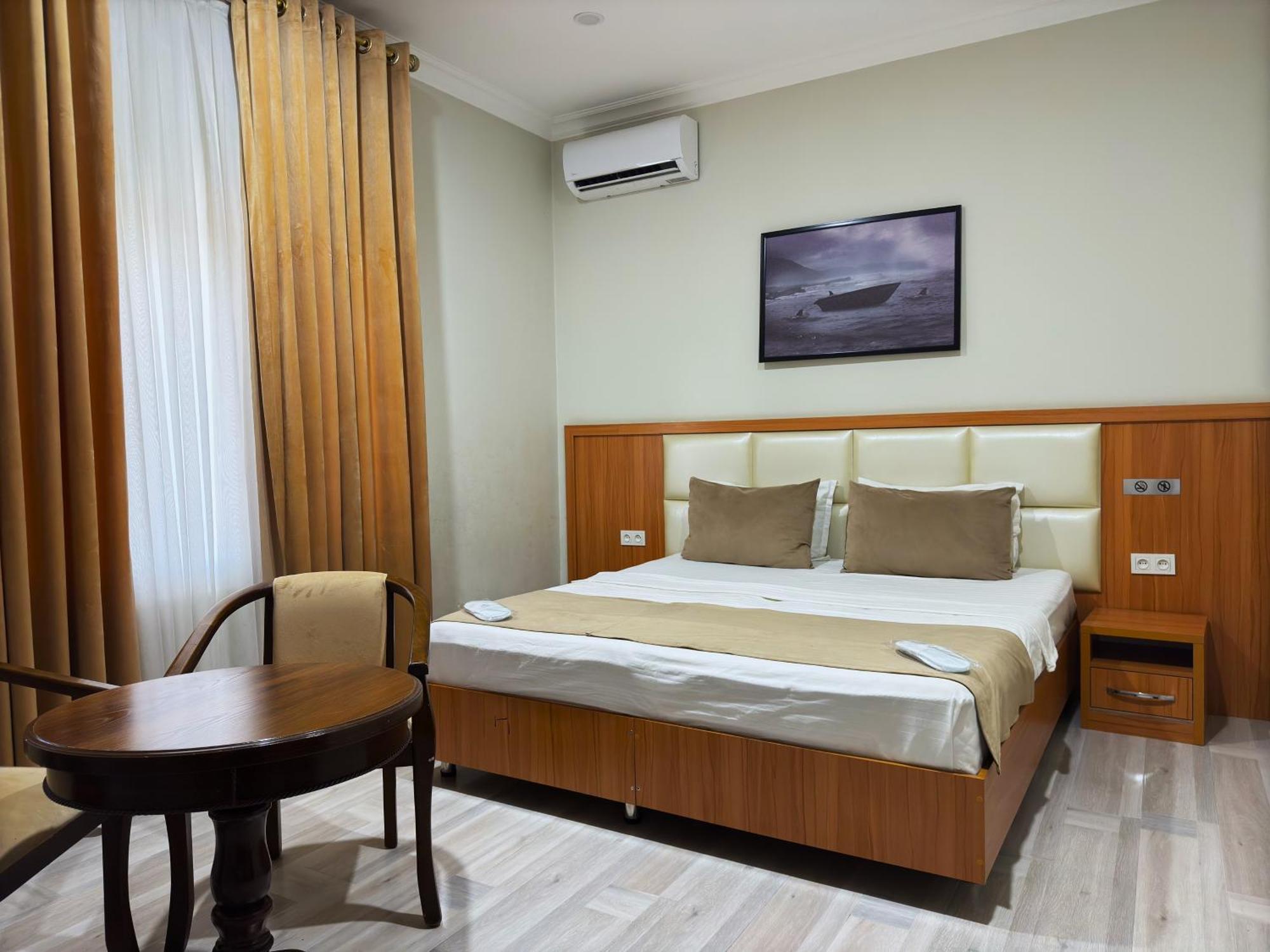 The Moon Tashkent Hotel 外观 照片