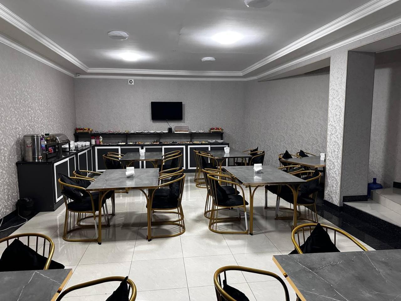 The Moon Tashkent Hotel 外观 照片